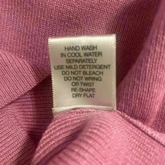 Leo & Nicole sleeveless round neck dressy sweater tank shell in dusty rose SMALL - Picture 6 of 7